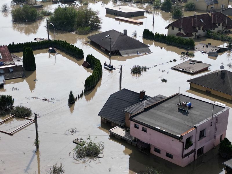 © Reuters. FILE PHOTO: A drone view shows the flood-affected area following heavy rainfall in Ostrava, Czech Republic, September 17, 2024. REUTERS/David W Cerny/File Photo