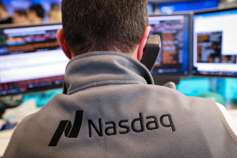 &copy; Reuters. FILE PHOTO: A Nasdaq market maker works during an IPO at the Nasdaq Market site in New York. REUTERS/Brendan McDermid/File Photo