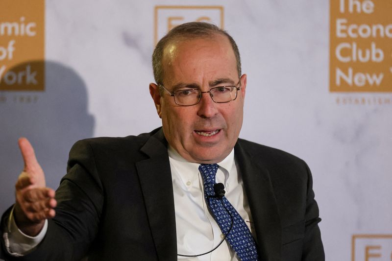 © Reuters. FILE PHOTO: Richmond Federal Reserve Bank president Thomas Barkin speaks to the Economic Club of New York in New York City, U.S., February 8, 2024.  REUTERS/Brendan McDermid/File Photo