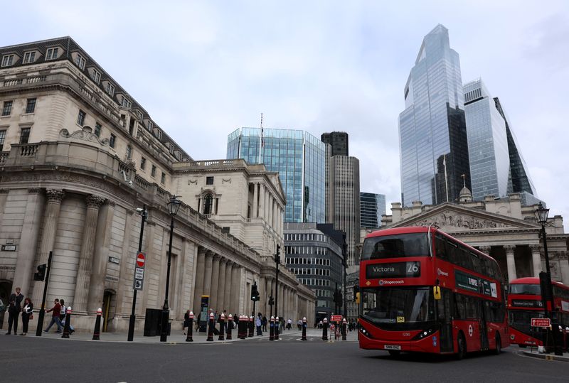 © Reuters. A view of the Bank of England and the financial district, in London, Britain, September 23, 2024. REUTERS/Mina Kim/File Photo