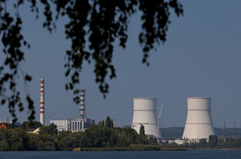 © Reuters. FILE PHOTO: A view shows the Kursk Nuclear Power Plant (KNPP), as seen from the town of Kurchatov in the Kursk Region, Russia August 27, 2024. REUTERS/Maxim Shemetov/File Photo