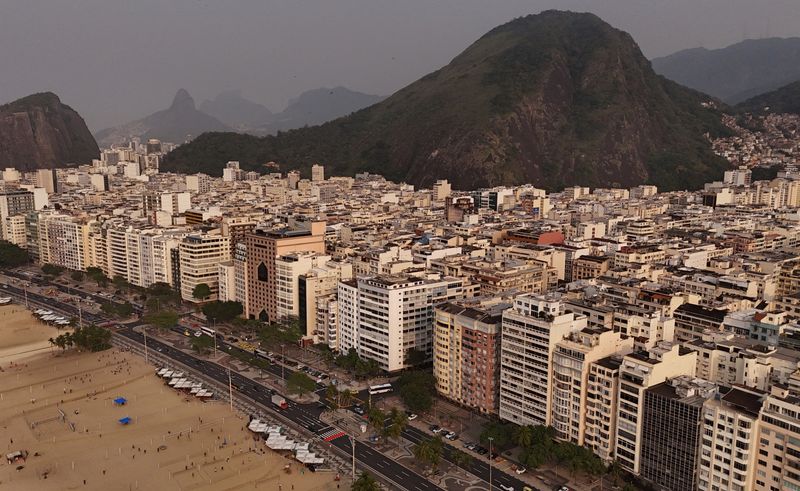 © Reuters. Vista aérea de Copacabana no Rio de Janeiro
04/09/2024
REUTERS/Pilar Olivares