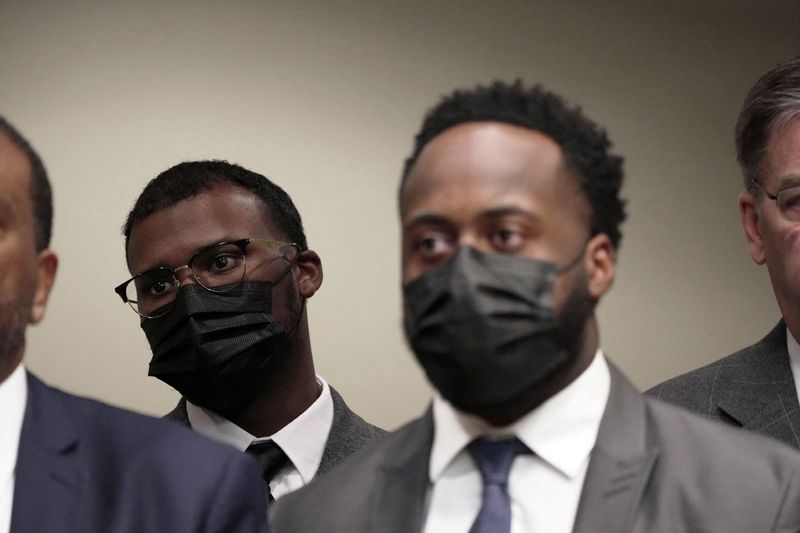 © Reuters. FILE PHOTO: Former Memphis police officers who have been charged in the fatal beating of Tyre Nichols appear during an arraignment hearing at Shelby County courthouse in Memphis, Tennessee, U.S., February 17, 2023.  REUTERS/Karen Pulfer Focht/File Photo