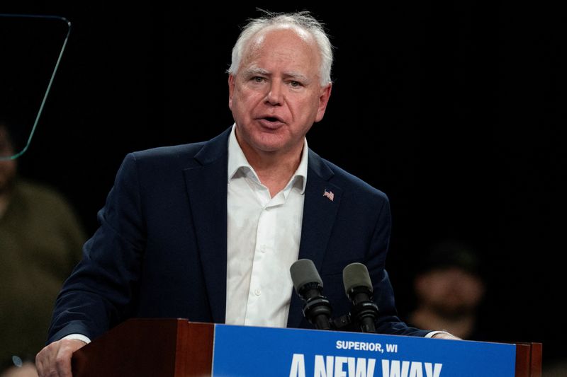 &copy; Reuters. FILE PHOTO: Democratic vice presidential nominee, Minnesota Governor Tim Walz, delivers remarks at an election campaign event in Superior, Wisconsin, U.S. September 14, 2024.  REUTERS/Erica Dischino/File Photo