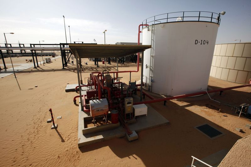 &copy; Reuters. Un dettaglio del campo petrolifero El Sharara in Libia. REUTERS/Ismail Zitouny