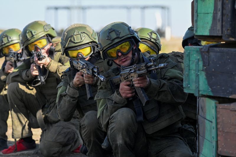 &copy; Reuters. Recruits undergo combat assault training under the supervision of officers of Russia's Southern Military District in the course of Russia-Ukraine conflict, at a firing range in the Rostov region, Russia October 4, 2024. REUTERS/Sergey Pivovarov