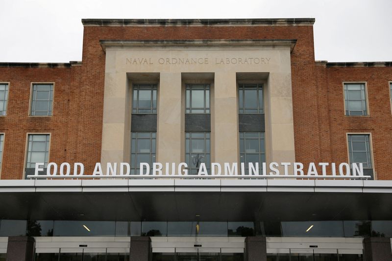 © Reuters. FILE PHOTO: FILE PHOTO: Signage is seen outside of the Food and Drug Administration (FDA) headquarters in White Oak, Maryland, U.S., August 29, 2020. REUTERS/Andrew Kelly/File Photo