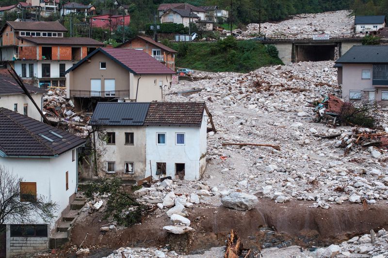 &copy; Reuters. A drone view shows debris following a landslide in a flooded residential area in Donja Jablanica, Bosnia and Herzegovina, October 5, 2024.REUTERS/Marko Djurica