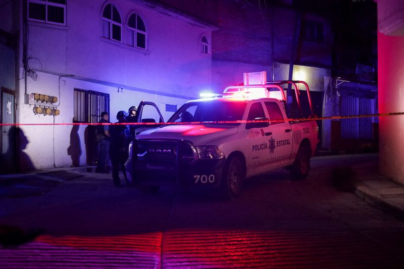 &copy; Reuters. Mexican security forces respond at the scene where Alejandro Arcos, mayor of Chilpancingo, was killed, in Chilpancingo, Guerrero, Mexico October 6, 2024. REUTERS/Oscar Guerrero