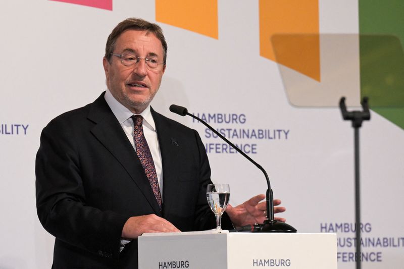 © Reuters. Administrator of United Nations Development Programme (UNDP) Achim Steiner delivers the keynote speech at the Hamburg Sustainability Conference in Hamburg, Germany, October 7, 2024. REUTERS/Fabian Bimmer