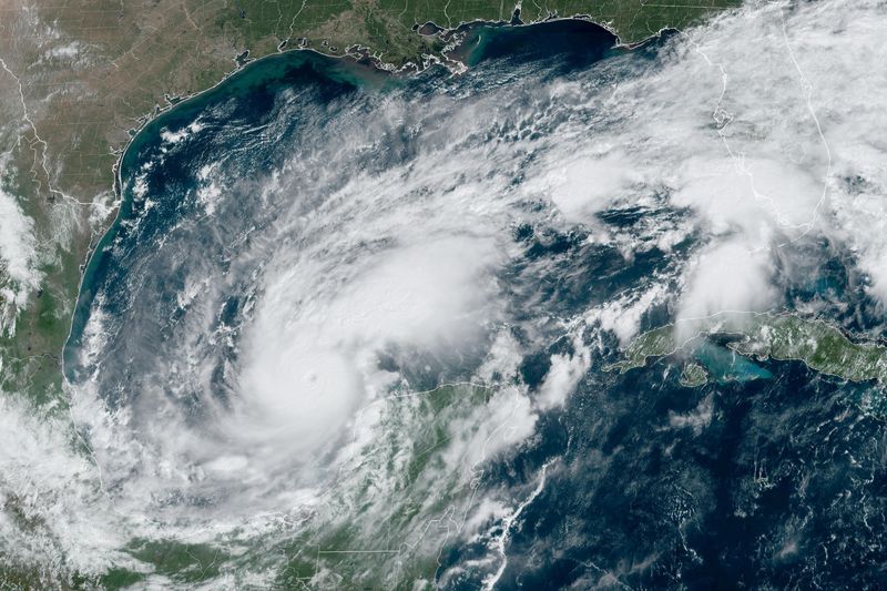 &copy; Reuters. A satellite image shows Hurricane Milton intensifying before its expected landfall in Florida, in the Gulf of Mexico October 7, 2024.    CIRA/NOAA/Handout via REUTERS   