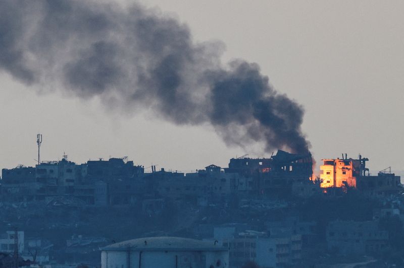 &copy; Reuters. Fumaça no norte de Gaza, em meio ao conflito entre Israel e Hamasn07/10/2024nREUTERS/Amir Cohen