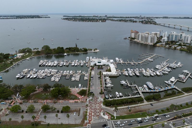 &copy; Reuters. A drone view shows boats docked at the Marina Jack Yacht Basing, as Hurricane Milton approaches, in Tampa, Florida October 8, 2024.  REUTERS/Ricardo Arduengo