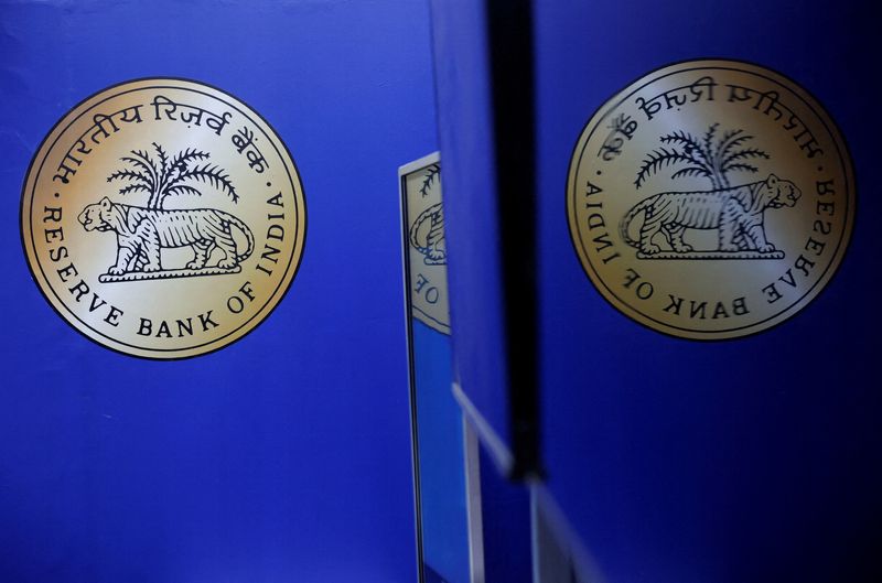 © Reuters. FILE PHOTO: A logo of the Reserve Bank of India (RBI) is seen during the Global Fintech Festival in Mumbai, India August 29, 2024. REUTERS/Francis Mascarenhas/File Photo