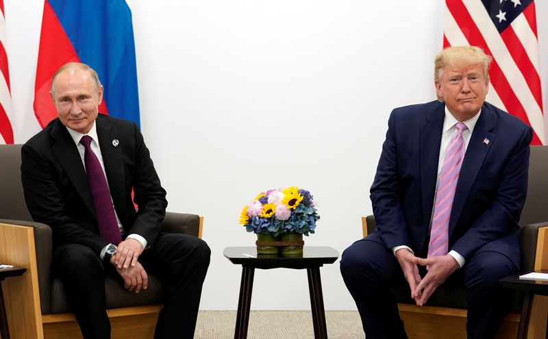 &copy; Reuters. FILE PHOTO: U.S. President Donald Trump meets with Russian President Vladimir Putin at the G20 Summit in Osaka, Japan June 28, 2019.  REUTERS/Kevin Lamarque/File Photo