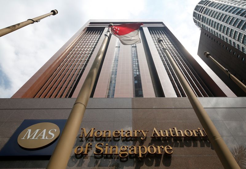 © Reuters. FILE PHOTO: A view of the Monetary Authority of Singapore's headquarters in Singapore June 28, 2017. Picture taken June 28, 2017. REUTERS/Darren Whiteside/File Photo