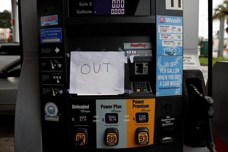 © Reuters. An out-of-service pump at a Tampa gas station as Hurricane Milton approaches, in Florida, U.S., October 9, 2024.  REUTERS/Marco Bello