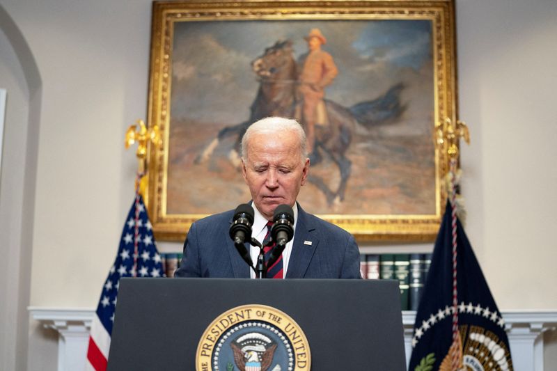 &copy; Reuters. U.S. President Joe Biden delivers remarks about preparations for Hurricane Milton from the Roosevelt Room at the White House in Washington, U.S., October 9, 2024. REUTERS/Nathan Howard