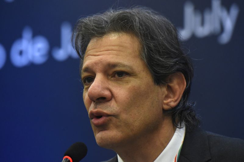 © Reuters. FILE PHOTO: Brazil's Finance Minister Fernando Haddad speaks during a press conference during the the G20 finance leaders meeting in Rio de Janeiro, Brazil, on July 26, 2024. REUTERS/Tita Barros/File Photo