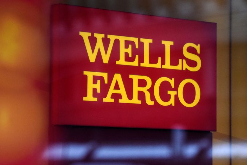 © Reuters. FILE PHOTO: A Wells Fargo logo is seen in New York City, U.S. January 10, 2017. REUTERS/Stephanie Keith/File Photo