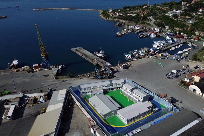 &copy; Reuters. FILE PHOTO: A general view of the reception centre for migrants arriving from Italy ahead of Italian Prime Minister Giorgia Meloni visit, in Shengjin, Albania, June 4, 2024. REUTERS/Florion Goga/File Photo