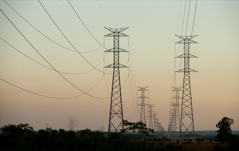 &copy; Reuters. Linhas de transmissão de energian11/08/2021nREUTERS/Cesar Olmedo