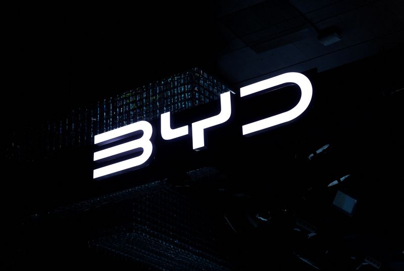 &copy; Reuters. FILE PHOTO: A view of the logo of BYD during the launch of the BYD eMAX 7, an electric MPV by Chinese car and battery maker BYD, in New Delhi, India, October 8, 2024. REUTERS/Priyanshu Singh/File Photo