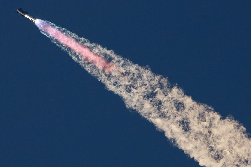 © Reuters. SpaceX's Starship, Boca Chica, Texas, October 13, 2024. REUTERS/Kaylee Greenlee Beal