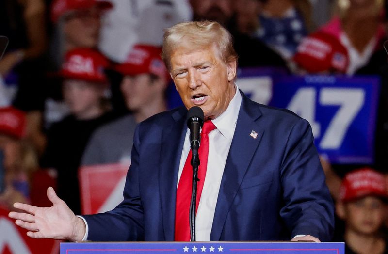 &copy; Reuters. Republican presidential nominee and former U.S. President Donald Trump holds a campaign rally in Reno, Nevada, U.S. October 11, 2024.  REUTERS/Fred Greaves