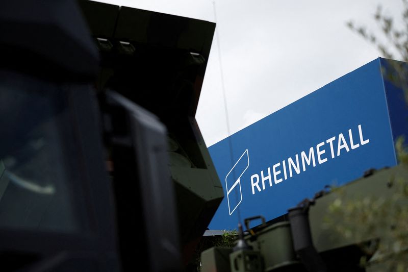 &copy; Reuters. Il logo di Rheinmetall è esposto alla fiera internazionale della difesa e della sicurezza terrestre e aerea Eurosatory a Villepinte, Francia, 17 giugno 2024. REUTERS/Benoit Tessier