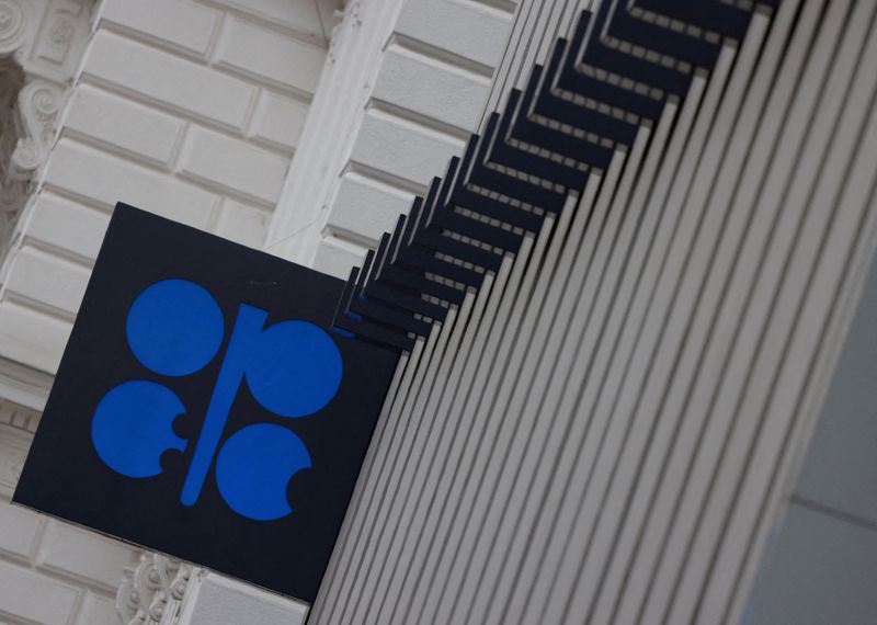 &copy; Reuters. Il logo Opec fuori dalla sede a Vienna. REUTERS/Leonhard Foeger