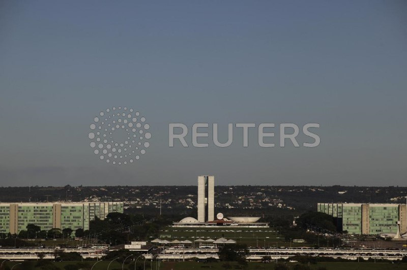 &copy; Reuters. Esplanada dos Ministérios com o Congresso Nacional ao fundo, em Brasílian07/04/2010nREUTERS/Ricardo Moraes