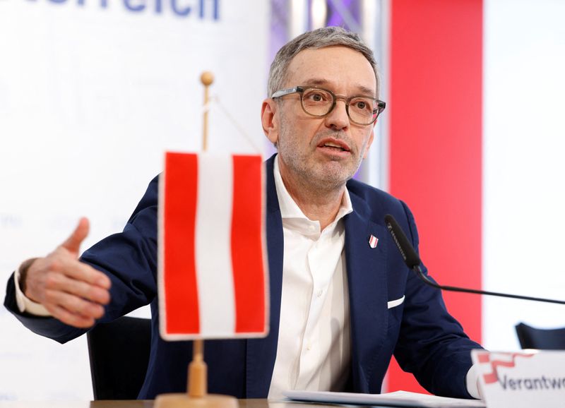 &copy; Reuters. Head of Freedom Party (FPOe) Herbert Kickl addresses the media in Vienna, Austria, October 14. 2024.REUTERS/Leonhard Foeger