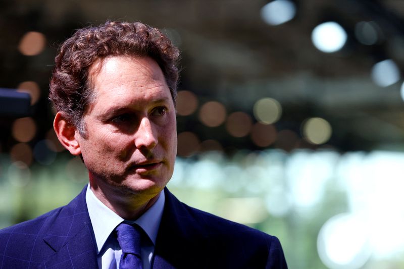 © Reuters. Stellantis chairperson John Elkann attends a presidential visit at the Paris Motor Show at Paris Expo Porte de Versailles in Paris, France October 14, 2024. Ludovic Marin/Pool via REUTERS/ File Photo