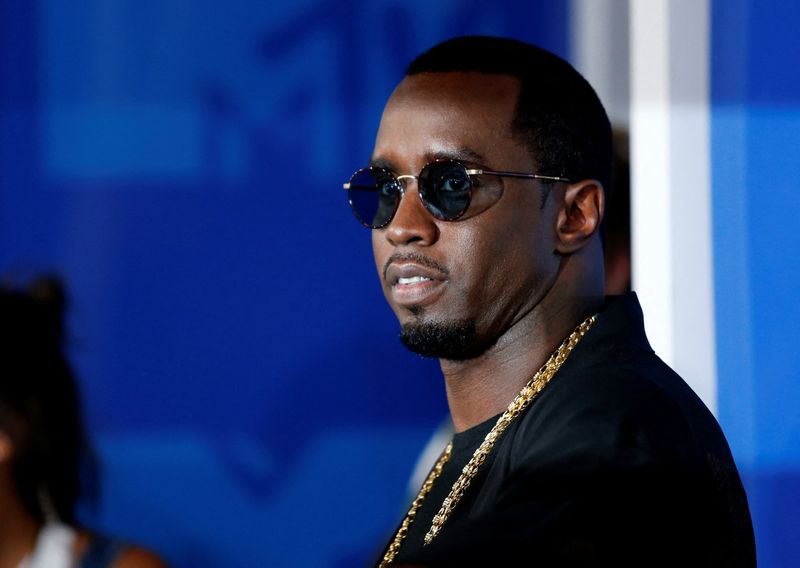 © Reuters. FILE PHOTO: Rapper Sean Diddy Combs arrives at the 2016 MTV Video Music Awards in New York, U.S., August 28, 2016.  REUTERS/Eduardo Munoz/File Photo