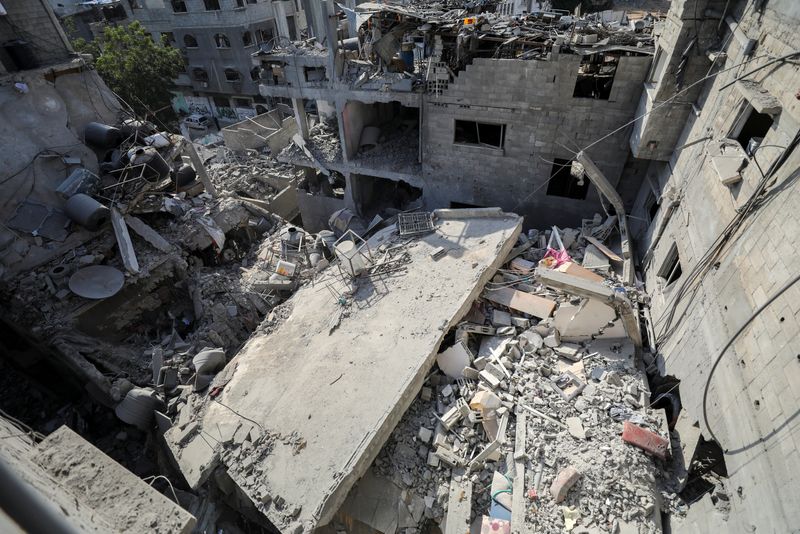 &copy; Reuters. Una casa colpita da un attacco israeliano giace in rovina, durante il conflitto tra Israele e Hamas, a Gaza City il 16 ottobre 2024. REUTERS/Dawoud Abu Alkas