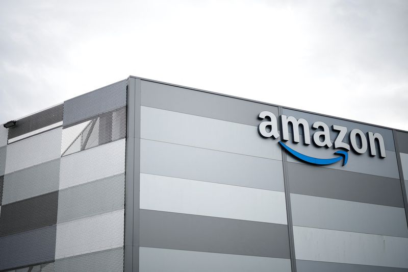 &copy; Reuters. The logo of Amazon is pictured at the company logistics center in Carquefou near Nantes, France, October 15, 2024. REUTERS/Stephane Mahe