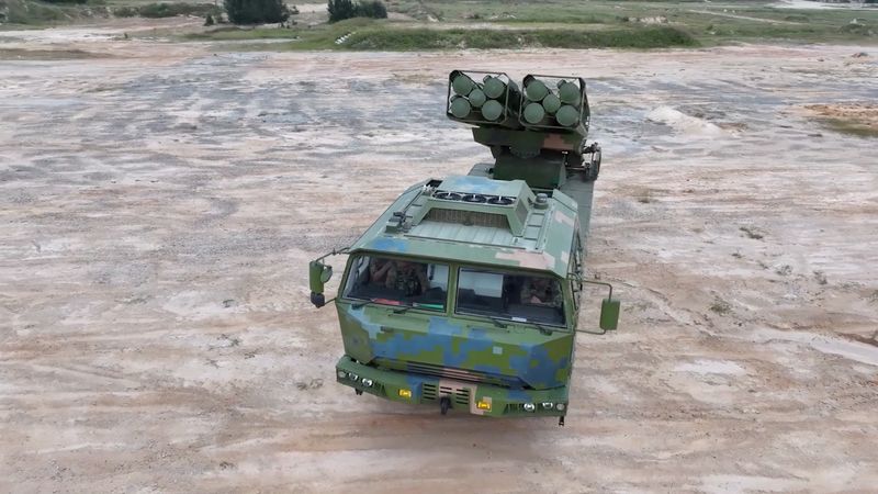 © Reuters. Members of the Chinese People's Liberation Army (PLA) take part in the 