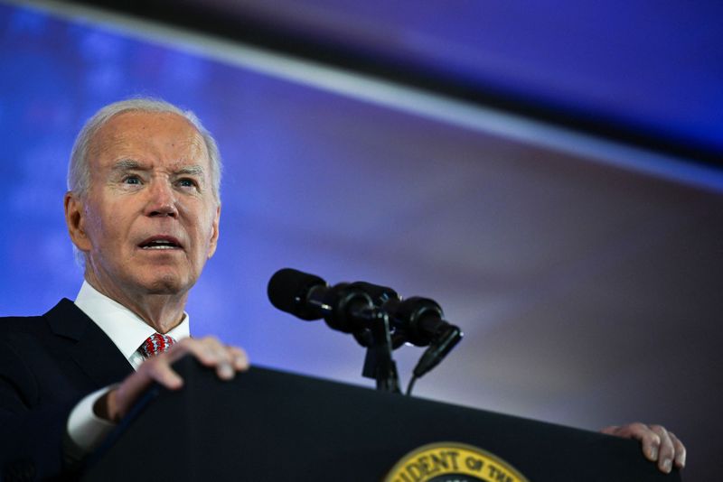 &copy; Reuters. FILE PHOTO: U.S. President Joe Biden speaks at the Philadelphia Democratic City Committee Autumn Dinner in Philadelphia, Pennsylvania, U.S., October 15, 2024. REUTERS/Annabelle Gordon/File Photo