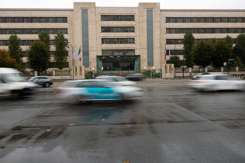 &copy; Reuters. La sede della casa automobilistica franco-italiana Stellantis, a Torino, Italia, 16 ottobre 2024. REUTERS/Remo Casilli