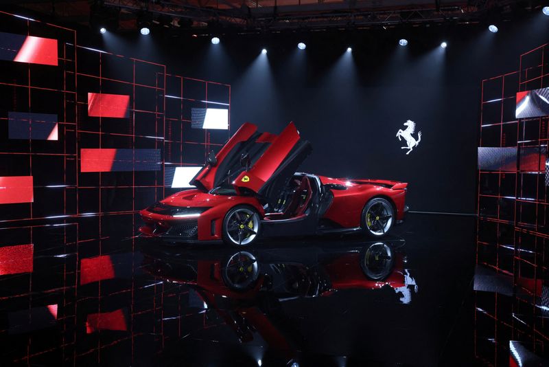 &copy; Reuters. Ferrari revela supercarro F80 de US$3,9 milhõesnFERRARI/Handout via REUTERS