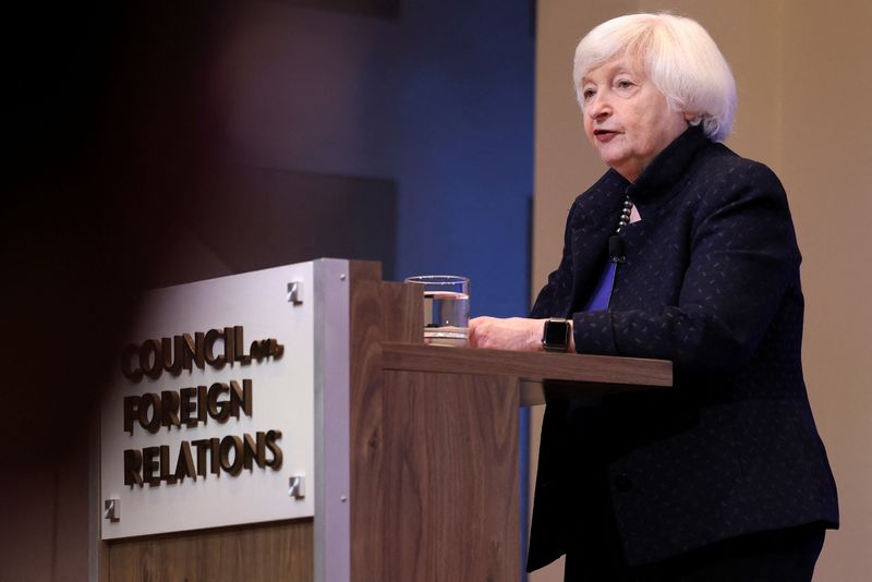 © Reuters. Treasury Secretary Janet Yellen speaks at the Council on Foreign Relations in New York City, U.S., October 17, 2024.  REUTERS/Andrew Kelly