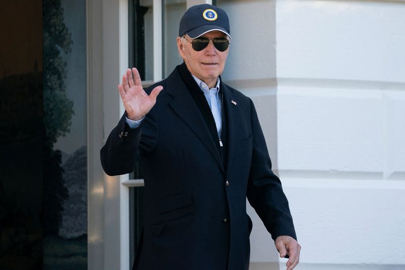 &copy; Reuters. U.S. President Joe Biden departs for Berlin, Germany from the South Lawn of the White House in Washington, U.S., October 17, 2024. REUTERS/Nathan Howard