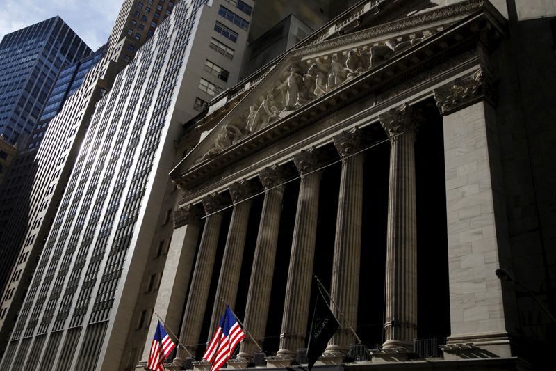 &copy; Reuters. The New York Stock Exchange building is seen from Broad Street in Lower Manhattan in New York, January 20, 2016. REUTERS/Mike Segar/File Photo