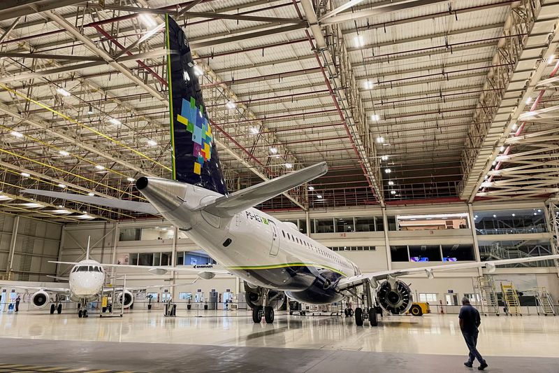 &copy; Reuters. Aviões comerciais em sede da Embraer em São José dos Campos (SP)n18/6/2024  REUTERS/Gabriel Araujo/Arquivo