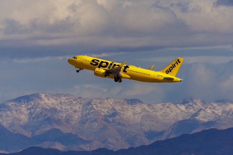 © Reuters. FILE PHOTO: A Spirit Airlines commercial airliner flies after taking off from Las Vegas International Airport in Las Vegas, Nevada, U.S., February 8, 2024.  REUTERS/Mike Blake/File Photo