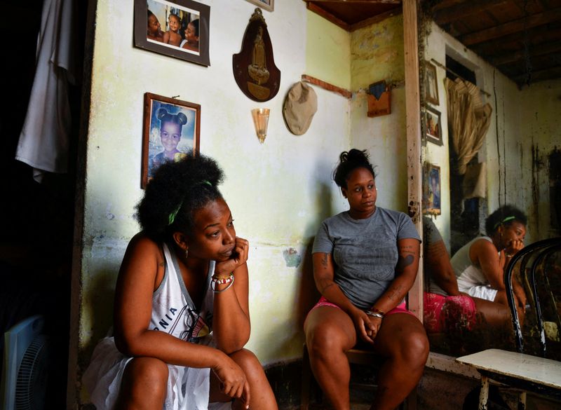 © Reuters. Oney Machado and Diana Machado, Havana, October 20, 2024. REUTERS/Norlys Perez