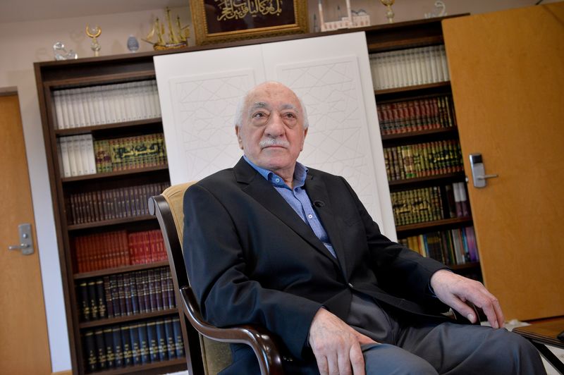 © Reuters. FILE PHOTO: U.S.-based Turkish cleric Fethullah Gulen at his home in Saylorsburg, Pennsylvania, U.S. July 10, 2017. REUTERS/Charles Mostoller/File Photo