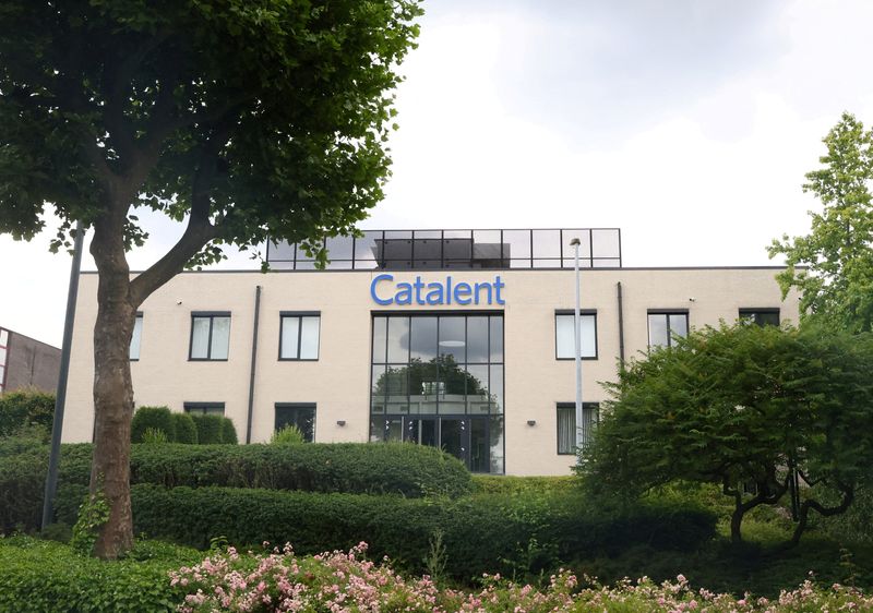 &copy; Reuters. FILE PHOTO: A general view of the drug product manufacturing laboratory in biologics and sterile injectables, Catalent, in Brussels, Belgium June 27, 2023. REUTERS/Yves Herman/File Photo