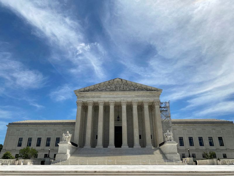 &copy; Reuters. FILE PHOTO: A general view of the U.S. Supreme Court building in Washington, U.S., June 1, 2024. REUTERS/Will Dunham/File Photo